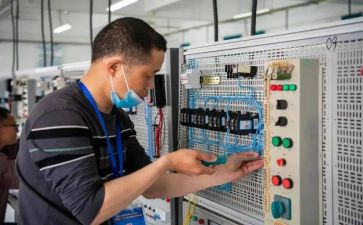 2024年电工技师工作总结通用8篇