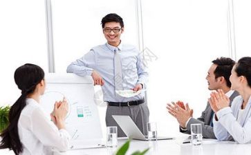 领导年终总结上的讲话稿8篇
