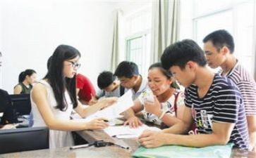 大学贫困学生助学金申请书200参考7篇
